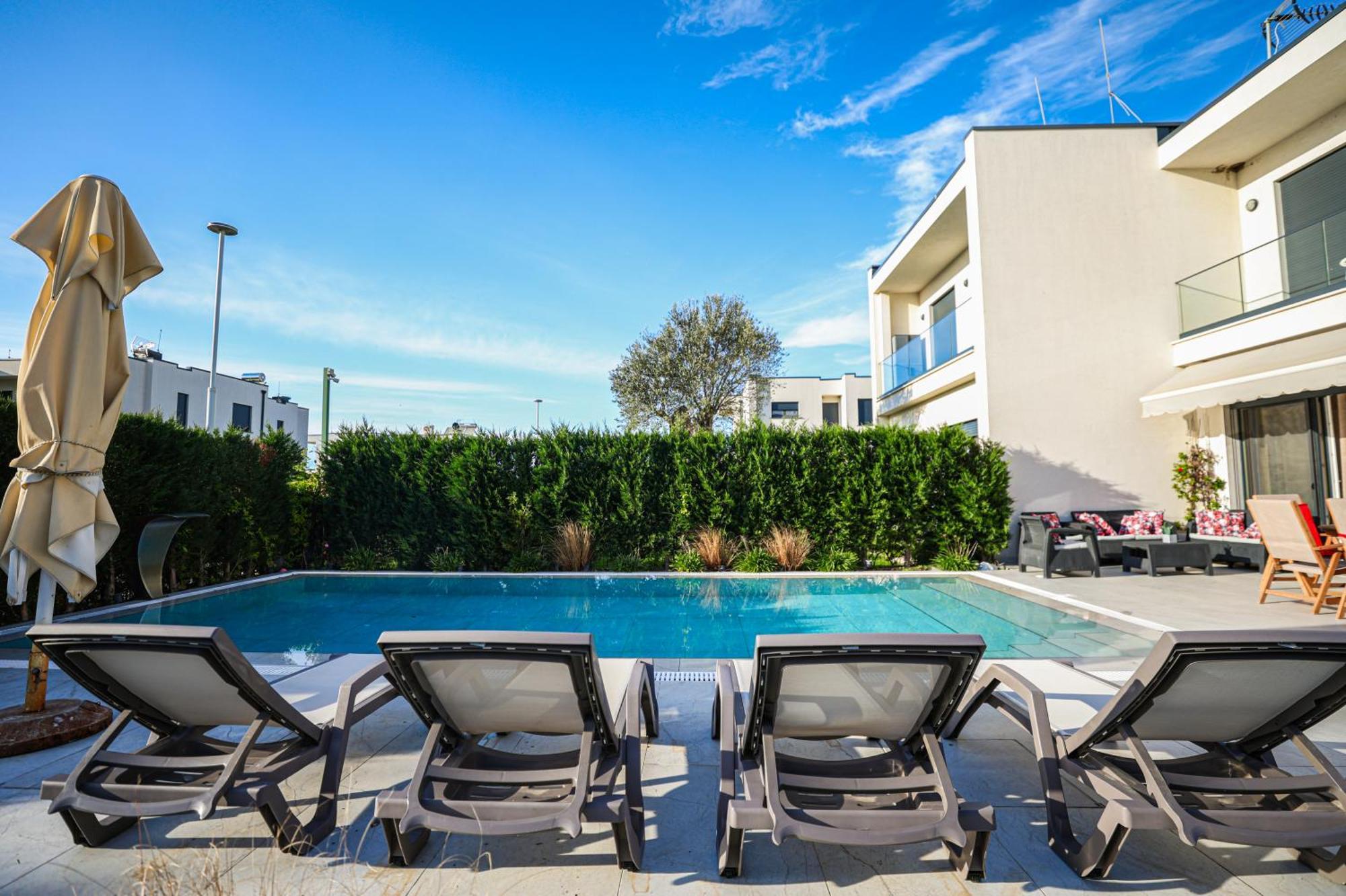 Vila 29 Valamar Durrës Buitenkant foto