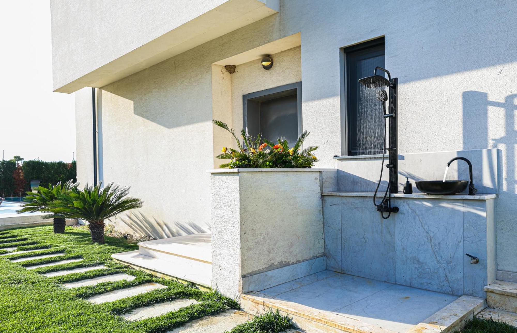 Vila 29 Valamar Durrës Buitenkant foto